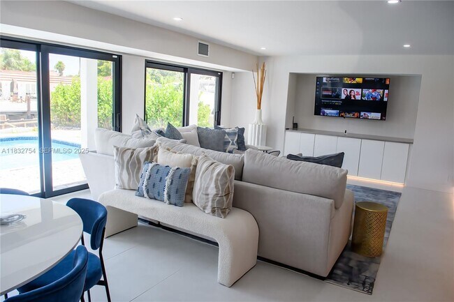 Foto del edificio - 1240 NE 27th Terrace