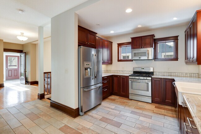 Building Photo - 1395 Englewood Ave