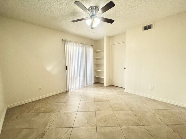Foto del edificio - 16818 N 56th St