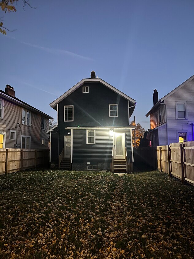 Foto principal - 175 E Markison Ave