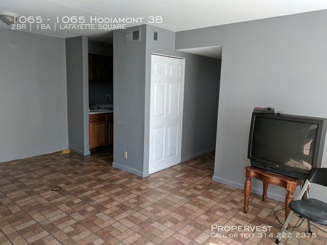 Building Photo - 1065 St Louis Ave