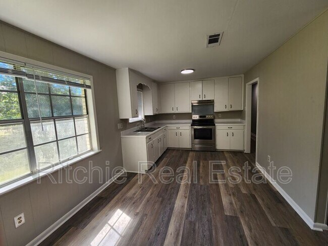 Foto del edificio - 5911 Benjamin St