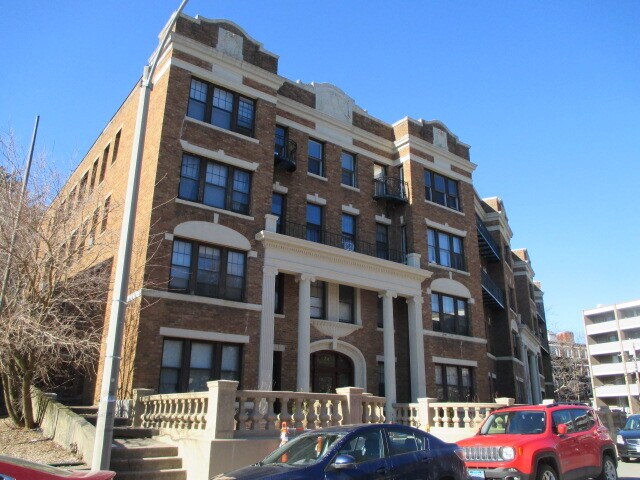 Building Photo - 24 Sidlaw Rd
