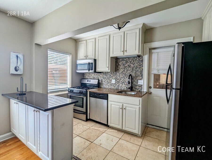 Foto principal - 1107 W 45th St