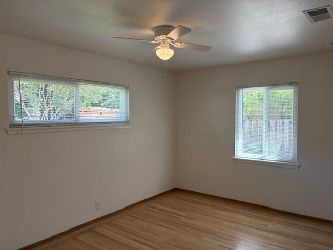 Building Photo - Updated 3BR/2BA Single Family Home in Prime Sunnyvale Location - Large Yard