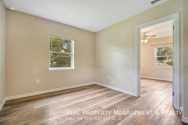 Building Photo - 2183 Crandon Ave
