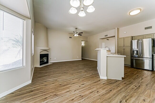 Foto del edificio - 1534 W Churchill Pl