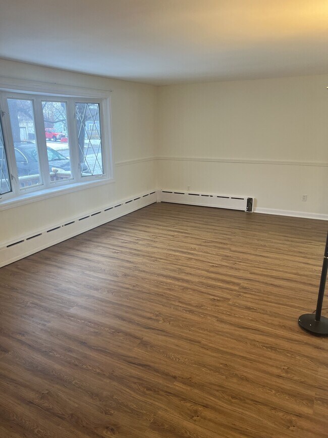 Foto del edificio - 49 DuPont Ave.