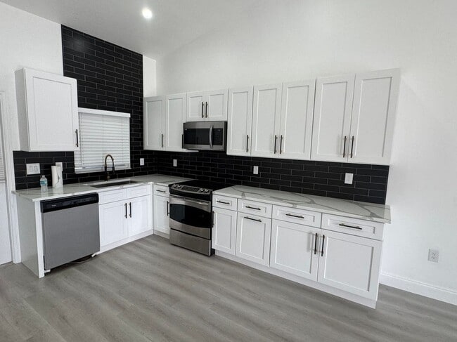 Building Photo - 7296 Pebble Beach Rd