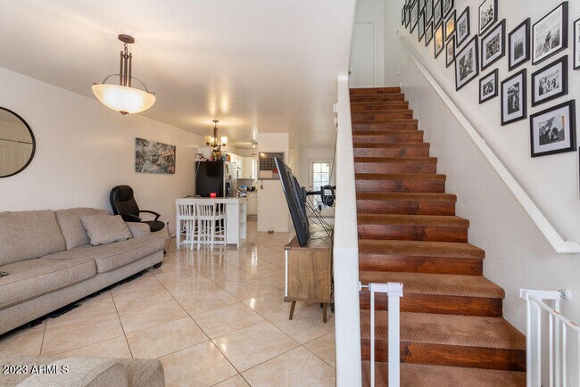 Sala de estar - 455 S Mesa Dr
