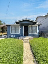 Building Photo - 1607 El Paso St