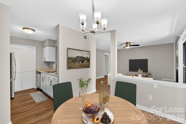 Foto del edificio - 11084 Harrowfield Rd