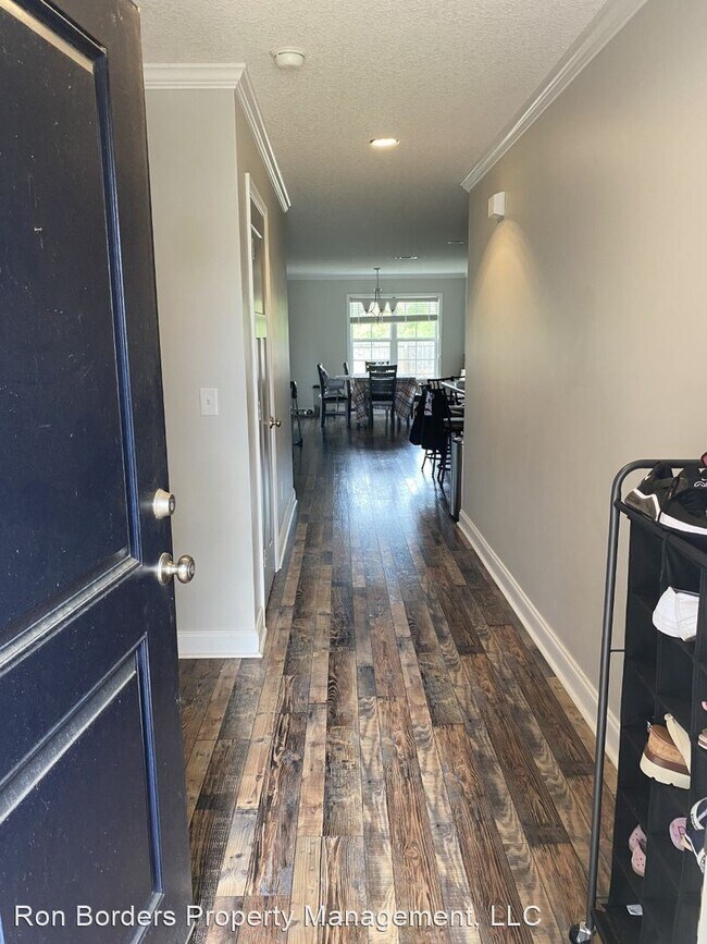 Building Photo - 3 br, 2 bath House - 397 Beaver Street Ext...