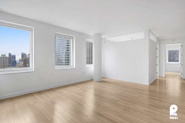 Building Photo - 70 W 45th St