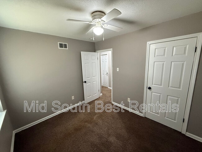 Building Photo - 3239 Abbottsford Ave