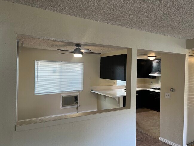 Foto del edificio - 1961 Evergreen St