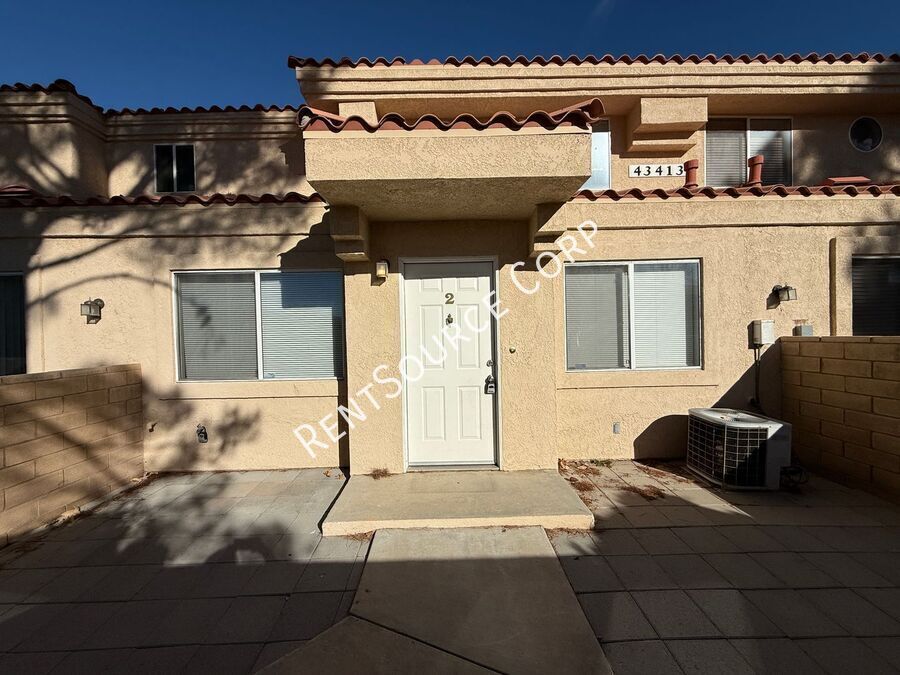 Primary Photo - 2 Bedroom/2.5 Bathroom Two Story Condo for...