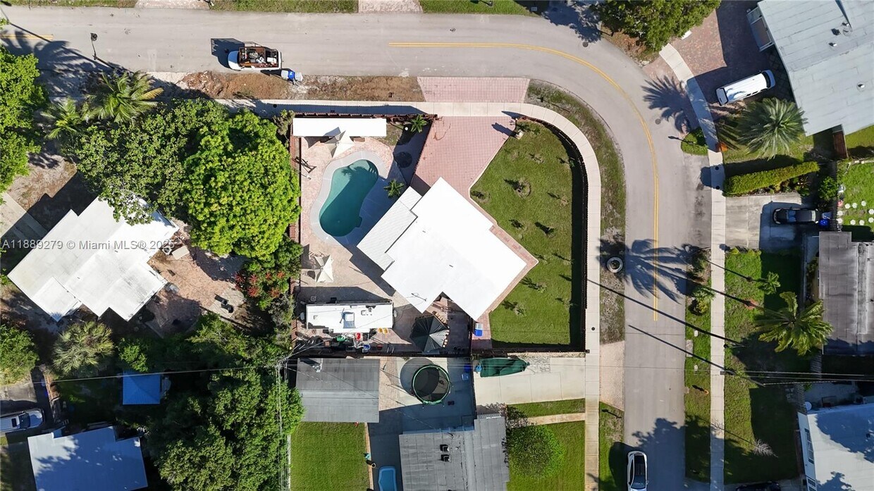 Foto principal - 4161 NE 15th Terrace