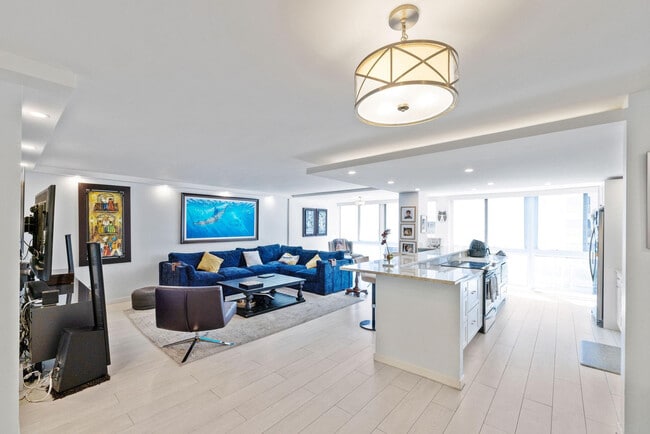 Foto del edificio - 3100 NE 49th St