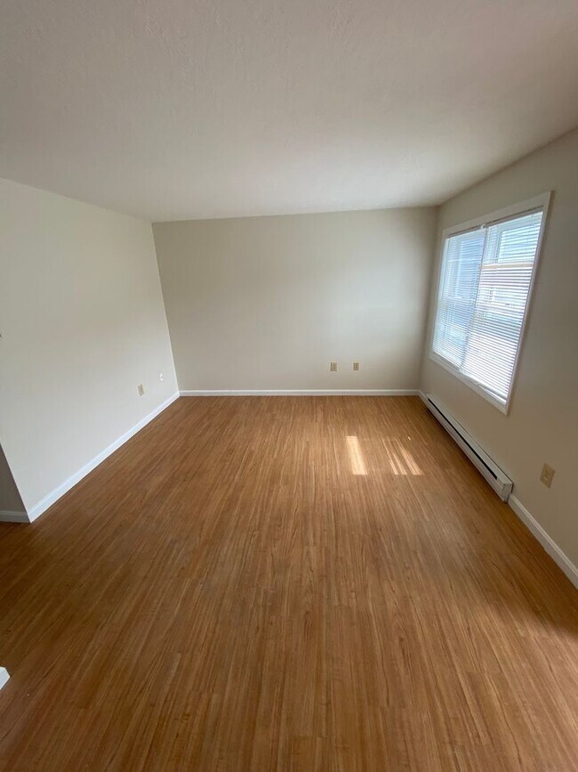 Foto del edificio - 2 Bedroom Apartment for Rent in Rochester, NH!