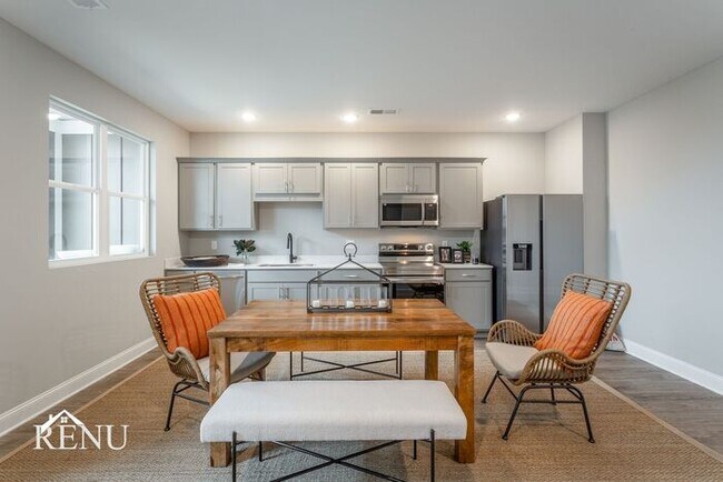Foto del edificio - 2356 E 18th Street Pl