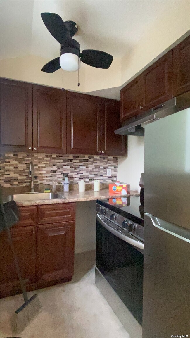 406060 Douglaston Pkwy, Queens, NY 11363 House Rental in Queens, NY