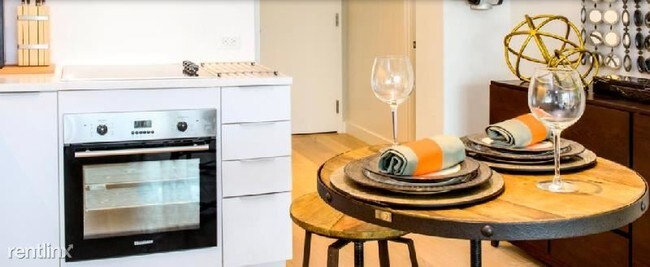 Foto del edificio - 266 E Berkeley St