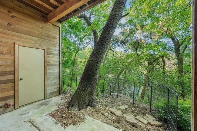 Building Photo - 8200 Neely Dr