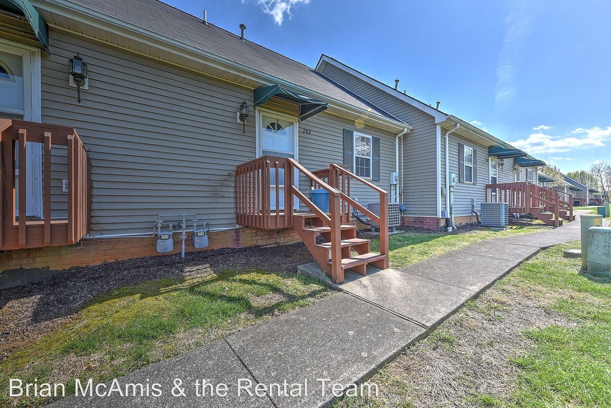 Primary Photo - 2 br, 2 bath House - 202 Cambridgeshire Ct