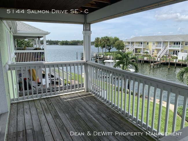 Foto del edificio - 2/1 at Waterside at Coquina Key - Gated Co...