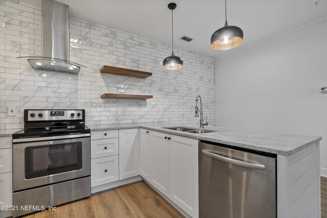 Building Photo - 230 Colima Ct