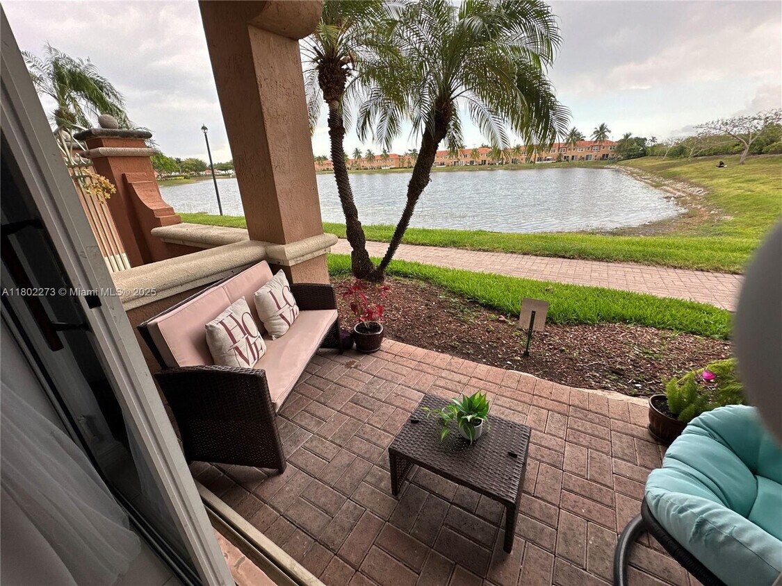 Foto principal - 6380 NW 114th Ave