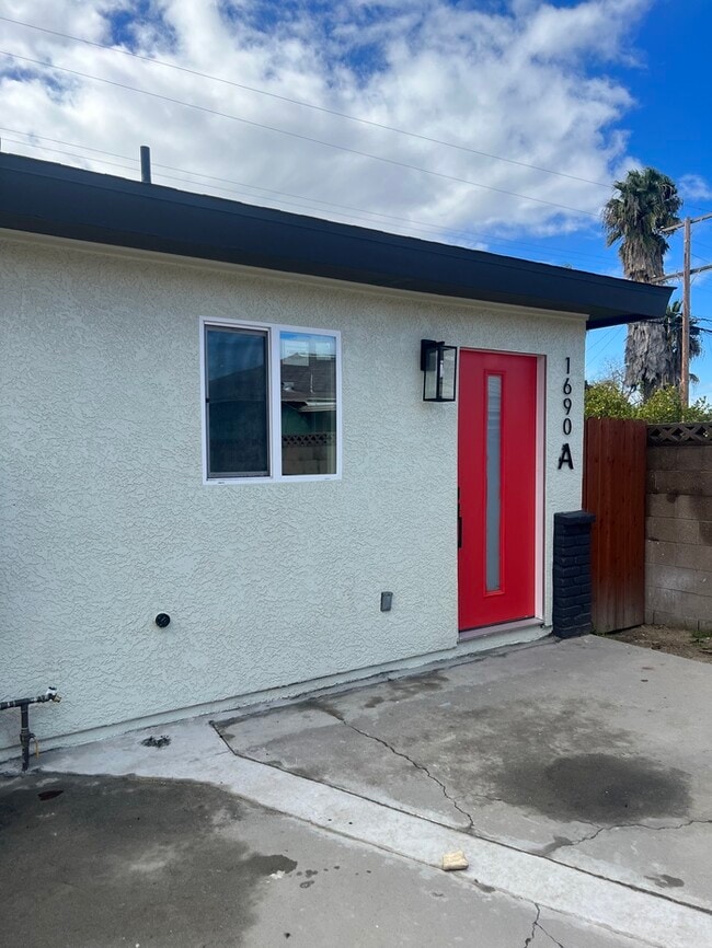 Brand new constructed! Triplex, 2 bedroom 1 bath - Brand new constructed! Triplex, 2 bedroom 1 bath House
