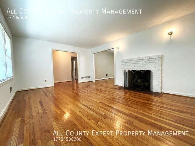 Building Photo - 2685 Buena Vista Ave