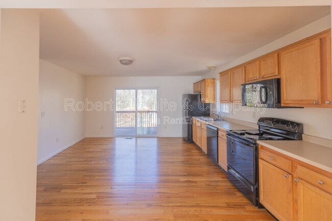 Building Photo - 10 Winthrop Dr