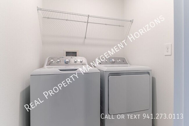 Foto del edificio - 10931 65th Ter E