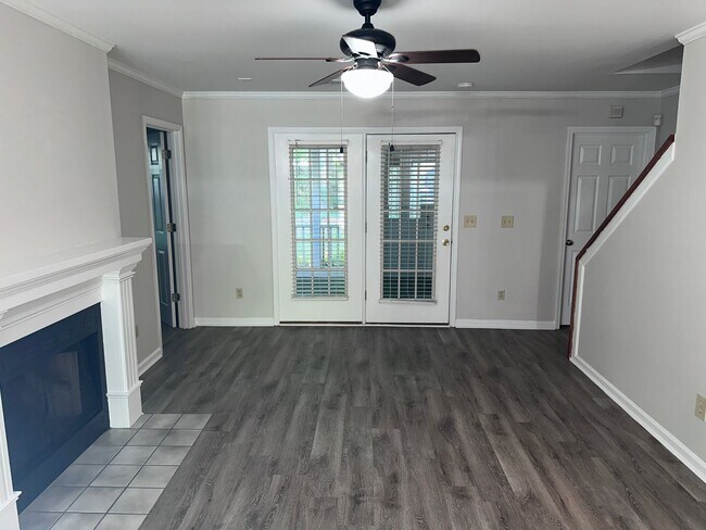 Foto del edificio - Beautiful Bevington Pines Three Bedroom Duplex