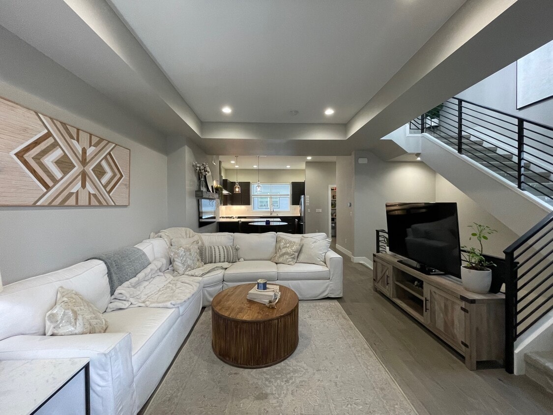 Living room - 7871 W 51st Ave (Arvada, CO)