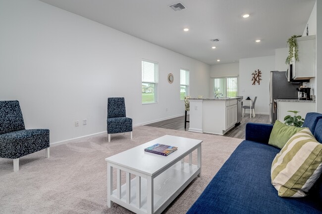 Foto del edificio - 35529 Buttonweed Trl