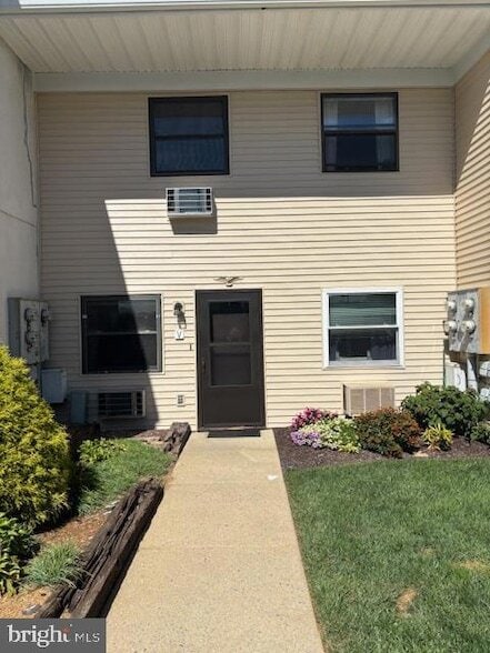 Building Photo - 1334 W Wyomissing Blvd