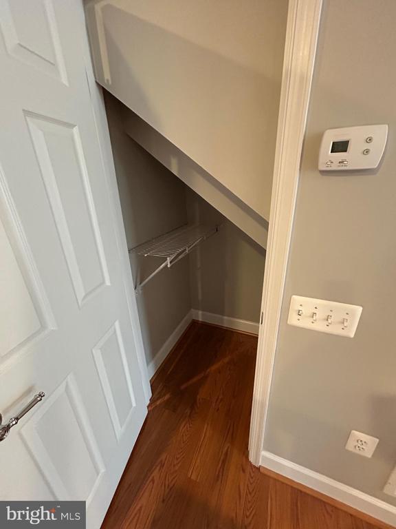 Foto del edificio - 2400 Brookmoor Ln