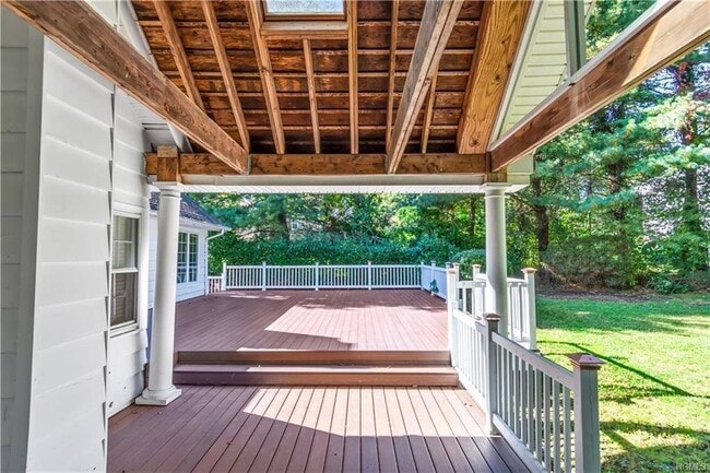 Photo - 1058 Wilmot Rd House