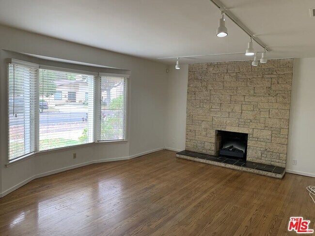 Foto del edificio - 1460 S Roxbury Dr