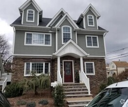 Building Photo - 185 Elm St