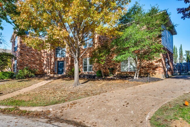 Foto del edificio - Charming Home with Beautiful Landscaping i...