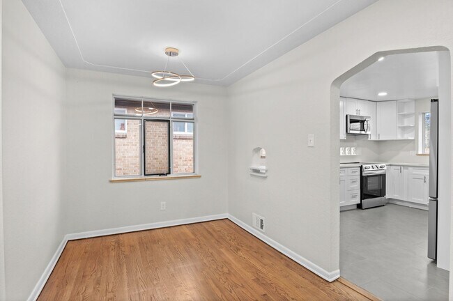Foto del edificio - Newly Renovated 3 Bedroom 1 Bathroom Upper...