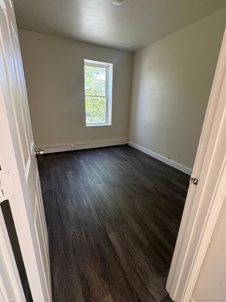 Foto del edificio - 1053 E Main St