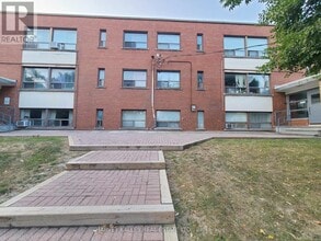 Building Photo - 4-4 Greenbrook Dr