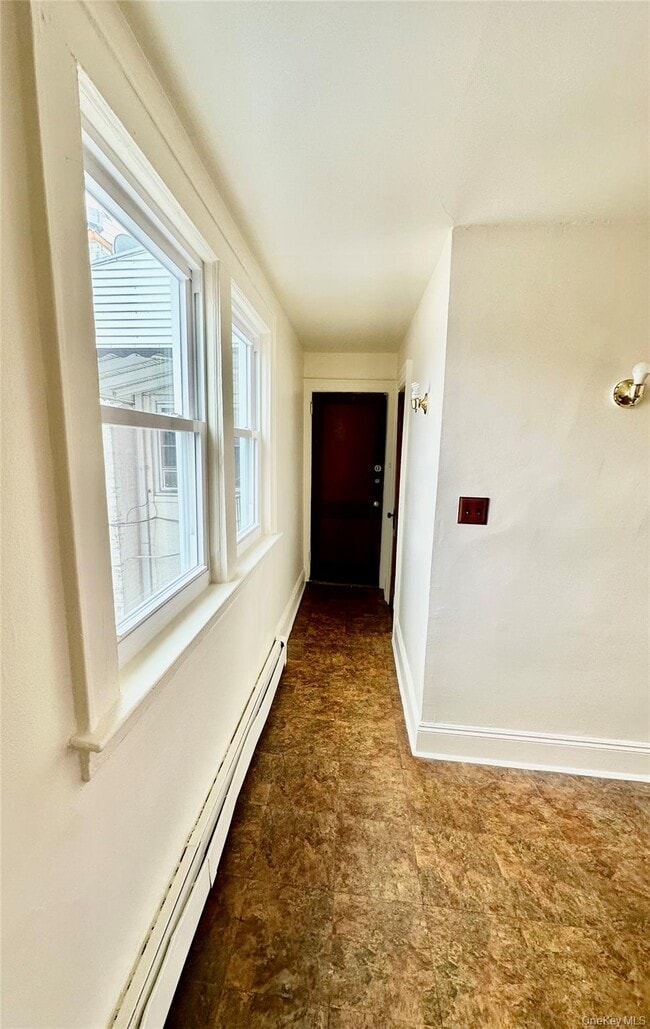 Building Photo - 918 Hempstead Turnpike