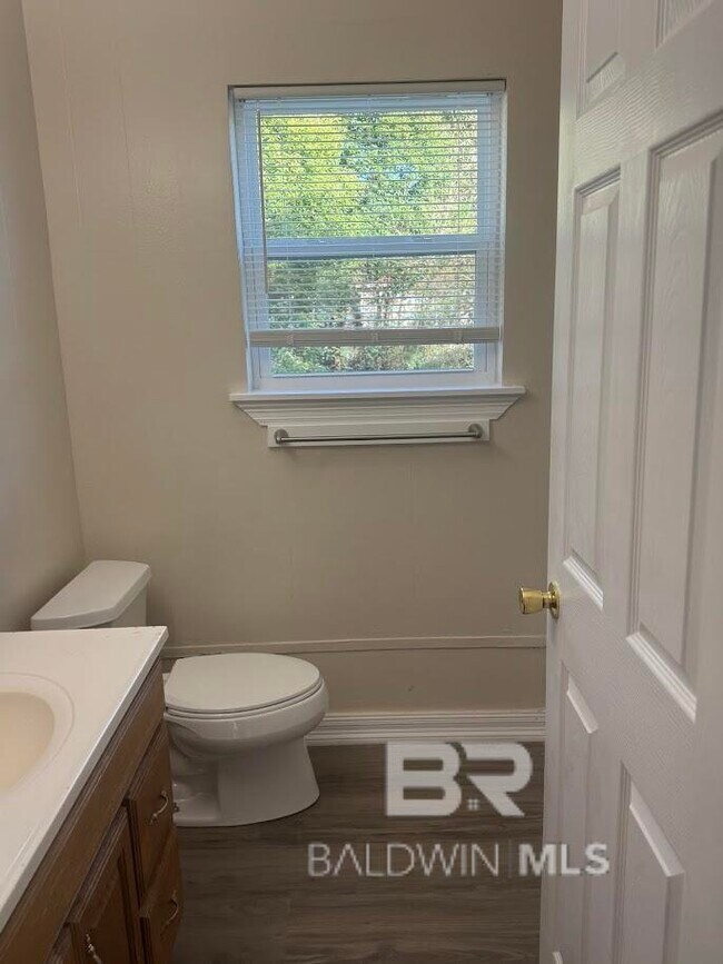 Foto del edificio - 18705 Florida St